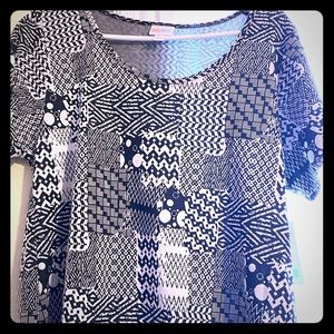 Lularoe classic tee NWT